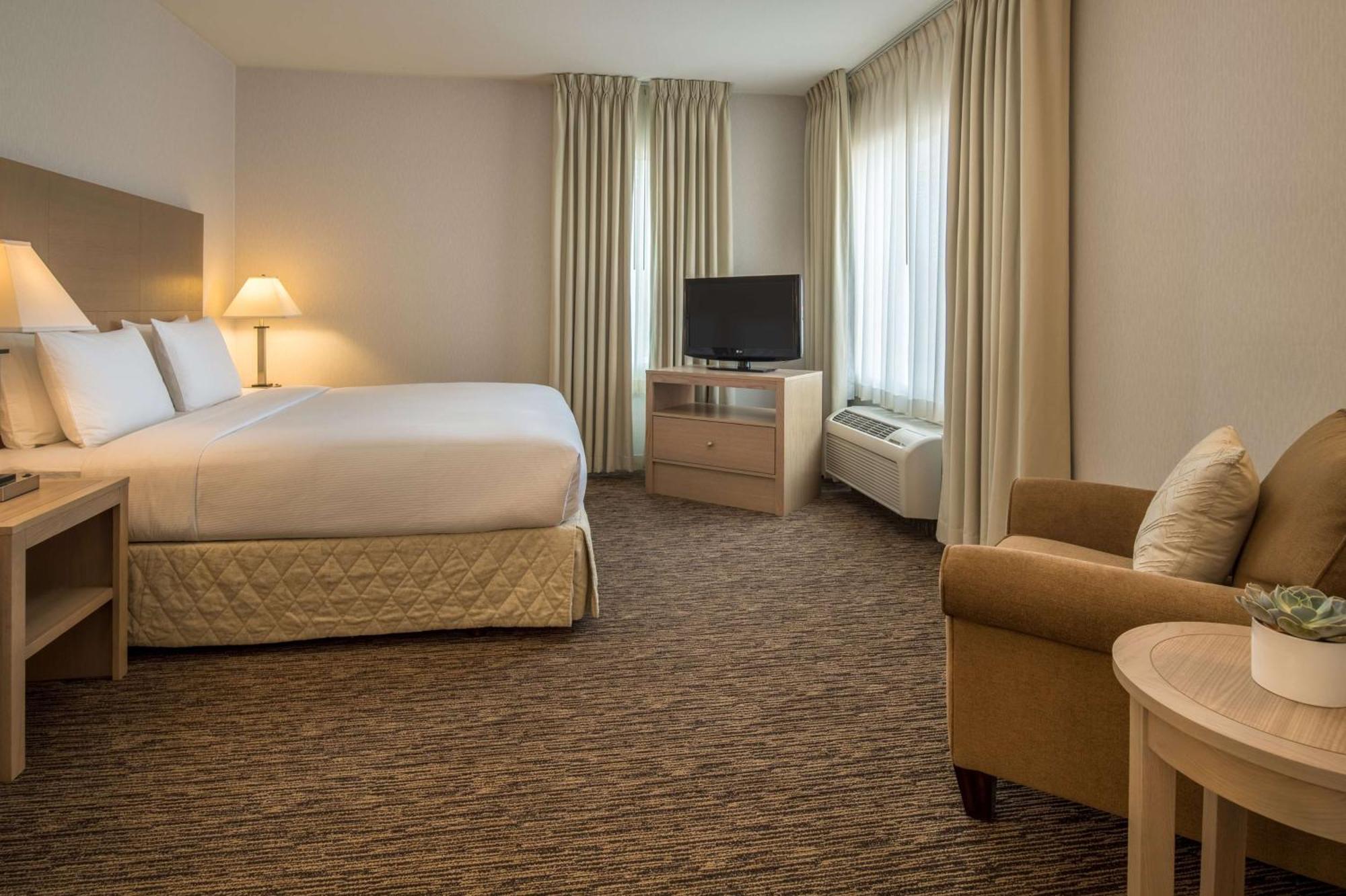 Doubletree By Hilton Vancouver Bagian luar foto